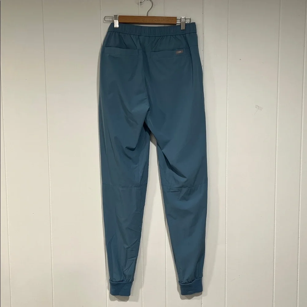 Figs sleek teal