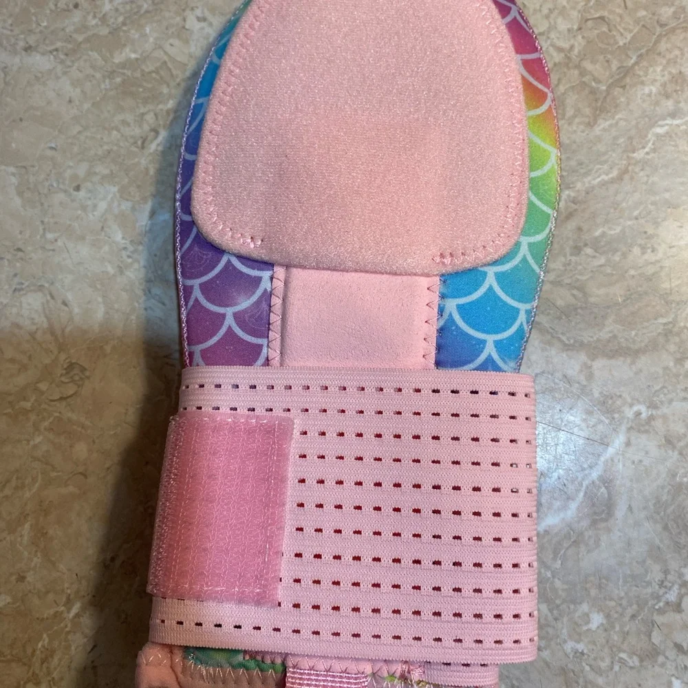 Magic colorful mittens
