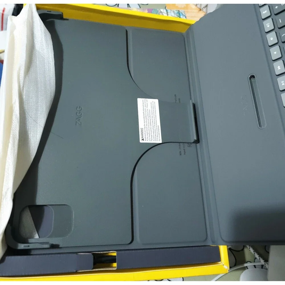 ZAGG Messenger Folio 2 Keyboard Case for iPad Air 11