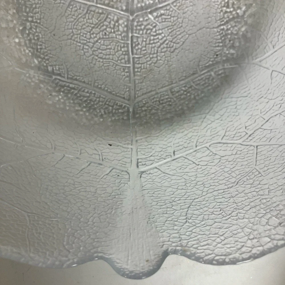 Crate Barrel Bowl 10 Inch Clear Decorative Leaf Pattern Glass Polish Modern‎