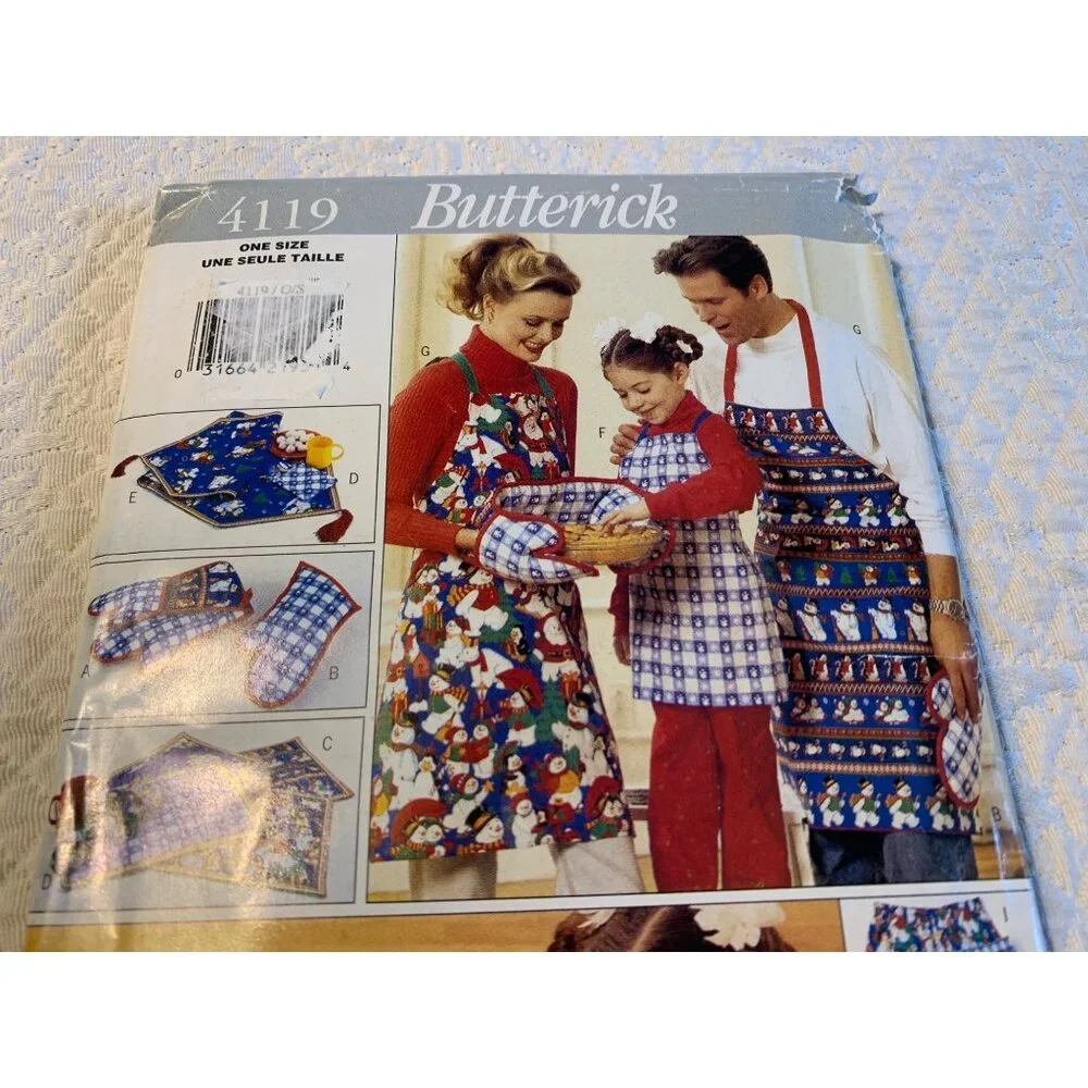 Butterick Christmas Gift Package Adult Child Apron Oven Mitt Placemat Pattern 41