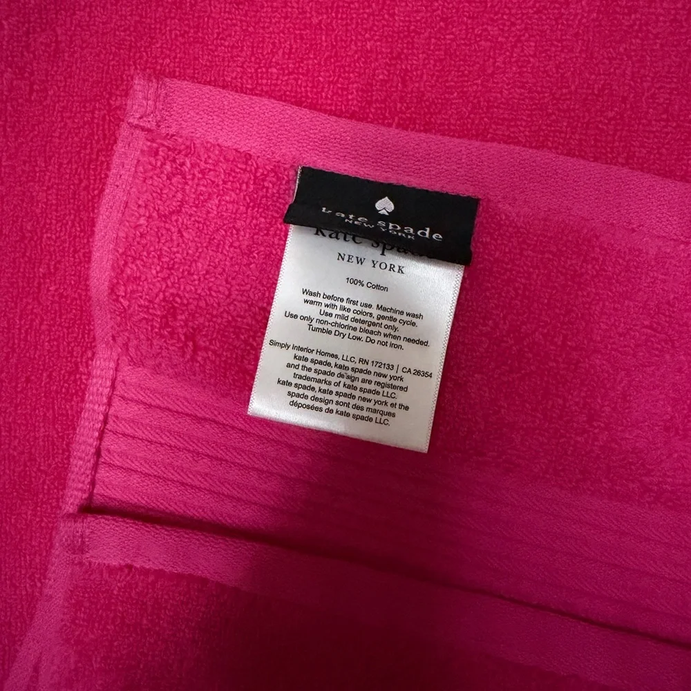 Kate Spade ♠️ Vibrant Hot Pink Cotton Towel
