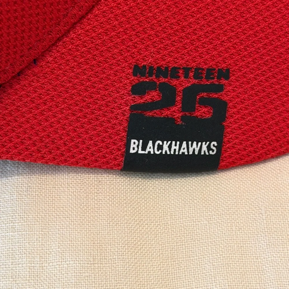 Reebok Chicago Blackhawks NHL Youth Hat Center Ice Collection Red Flex Fit Cap