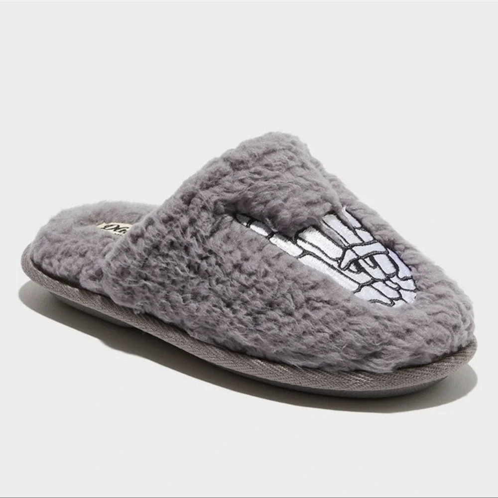 dluxe by dearfoams Kids' Skeleton Peace Sign Slide Slippers - Gray 11-12