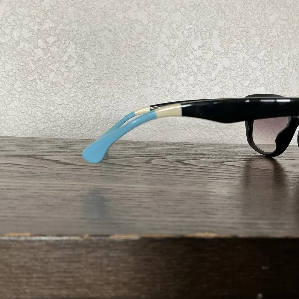 Toms non polarized