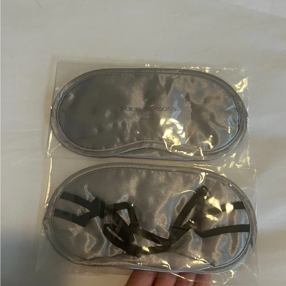 Gray Sleep Mask Set
