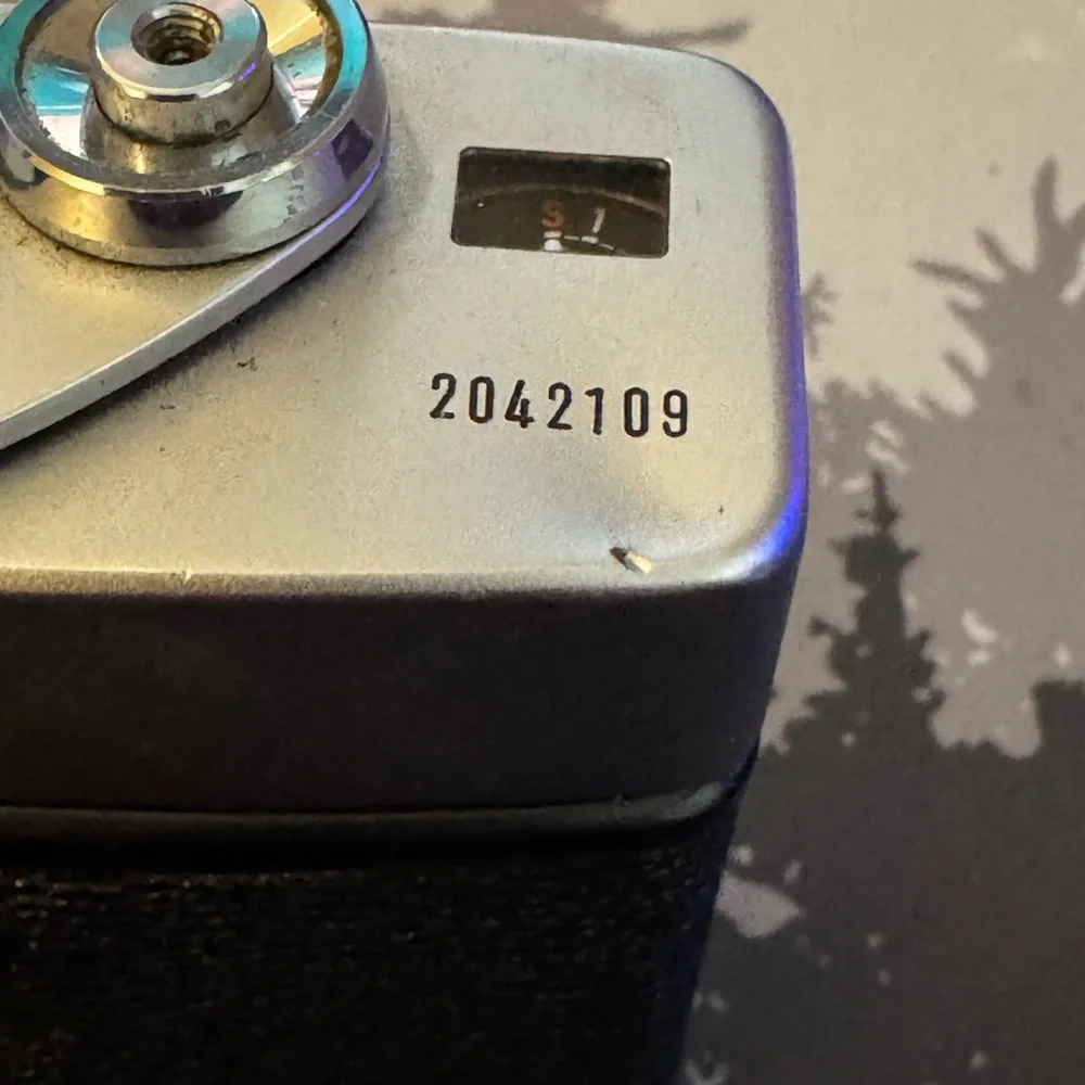 Minolta SRT102 35mm Film Camera - Vintage - UNTESTED