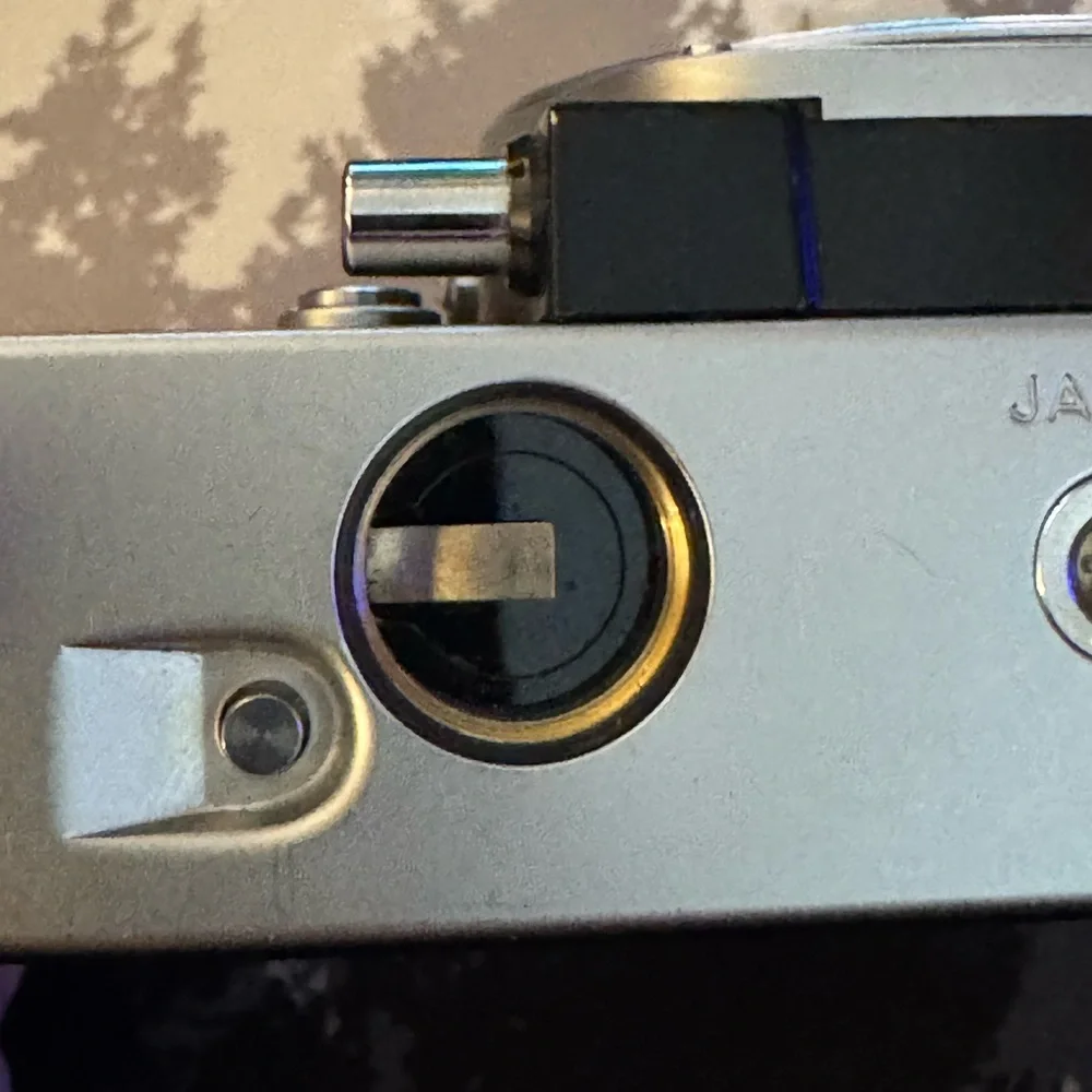 Minolta SRT102 35mm Film Camera - Vintage - UNTESTED