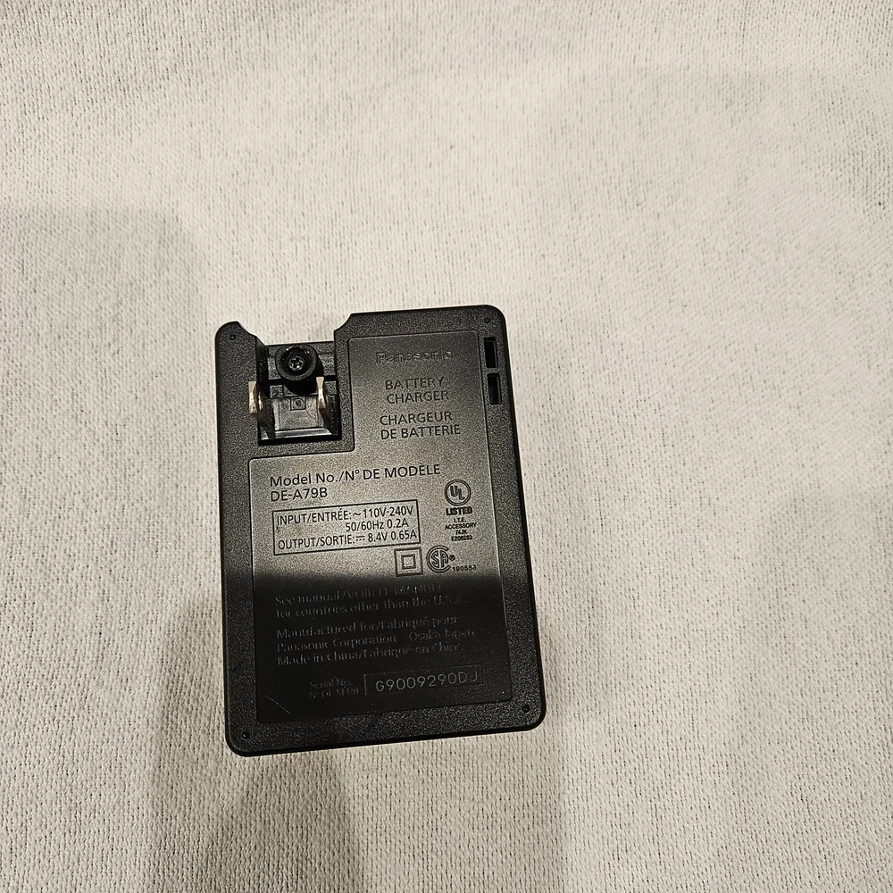 Panasonic Lumix DE-A79 Battery Charger