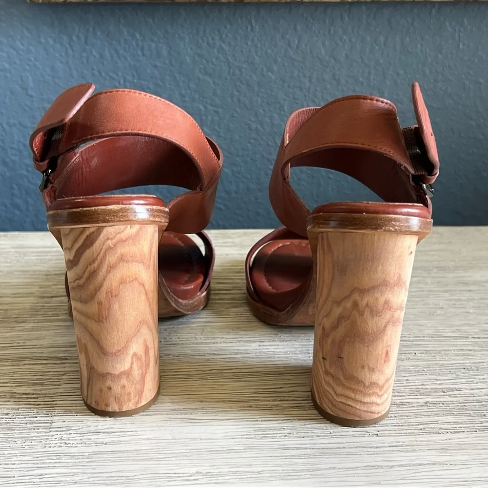 Vince chic sandals