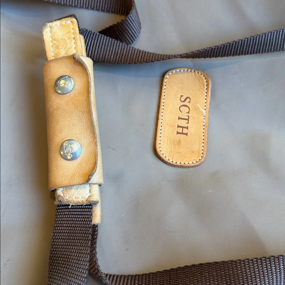 Jon Hart Design spacious duffle