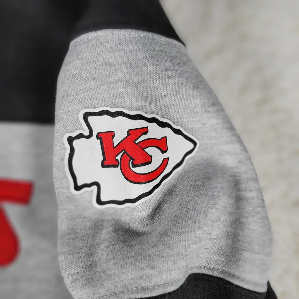 NFL Team Apparel Kansas City Chiefs Men Size S Black Grey Colorblock Sweatshirt