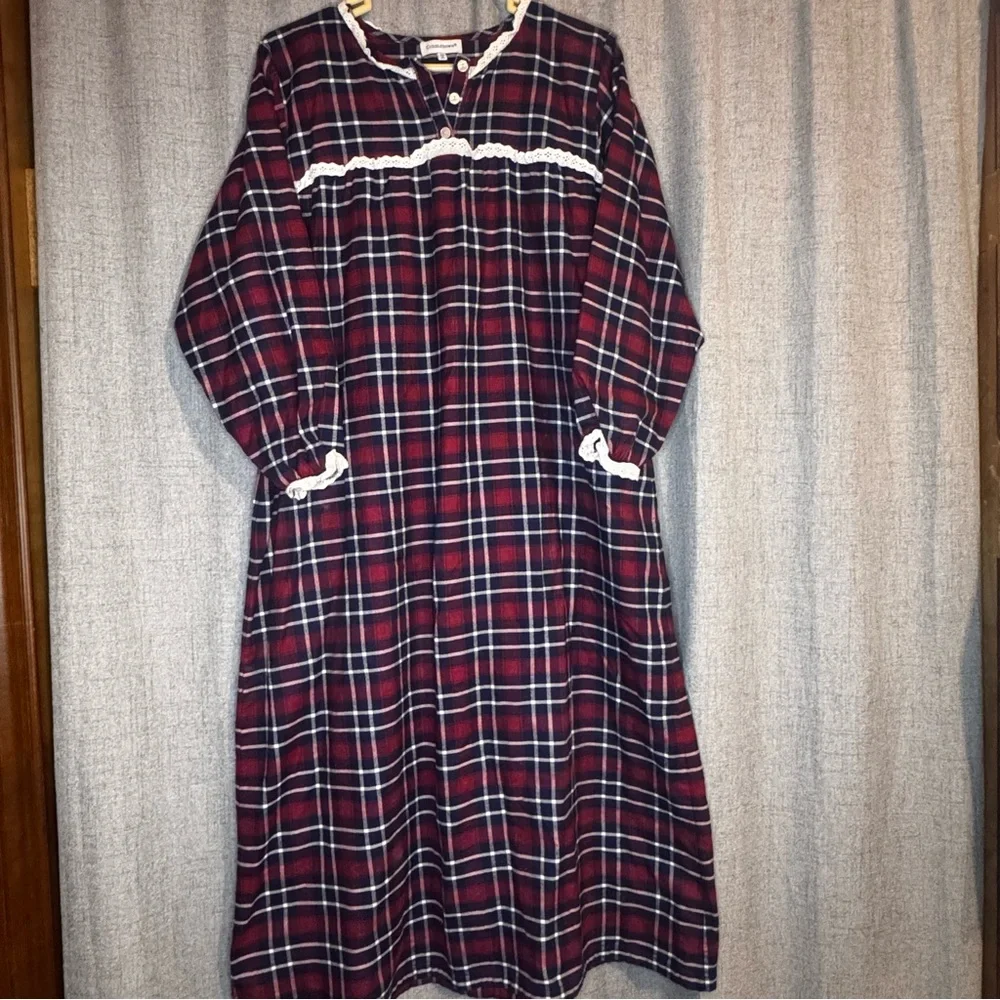 Plaid Long-Sleeve Nightgown with Lace Trim - Red/Navy