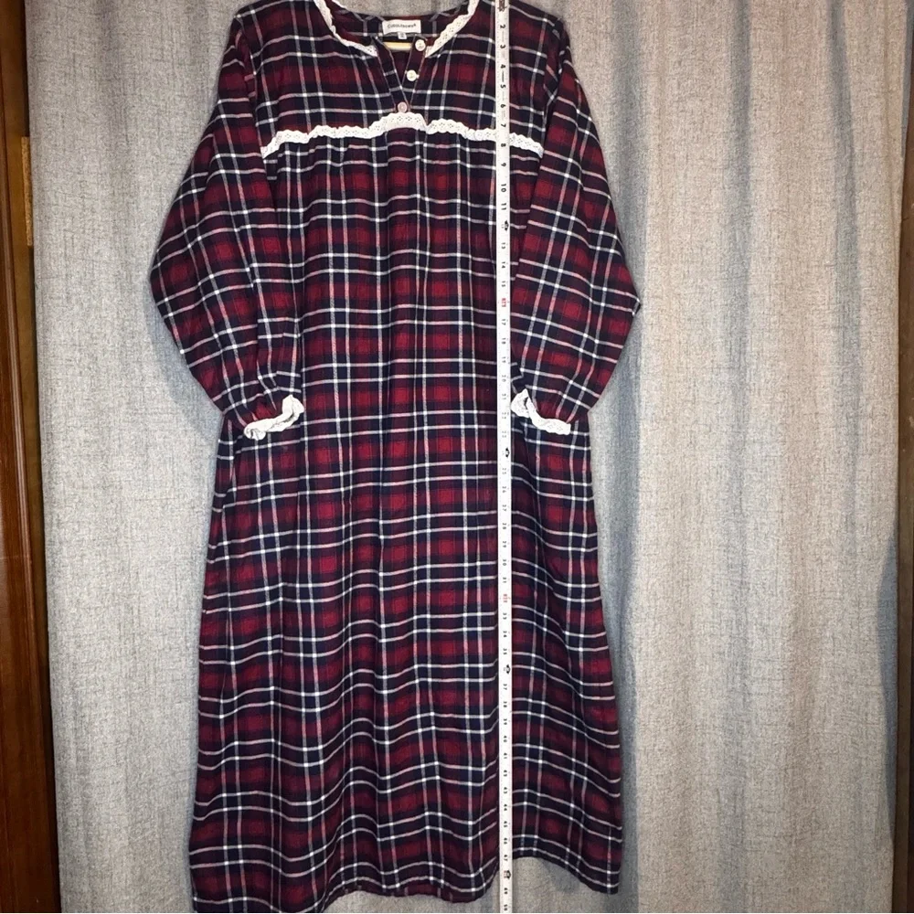 Plaid Long-Sleeve Nightgown with Lace Trim - Red/Navy