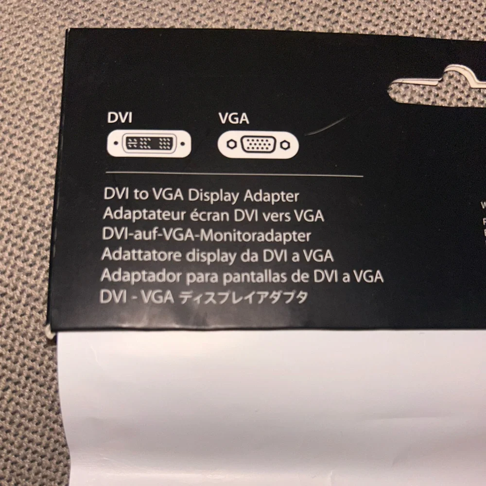 Apple DVI-to-VGA Adapter Cable in White