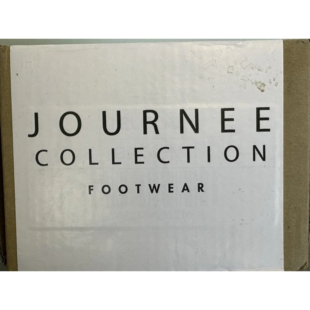 Journee Collection solid wardrobe