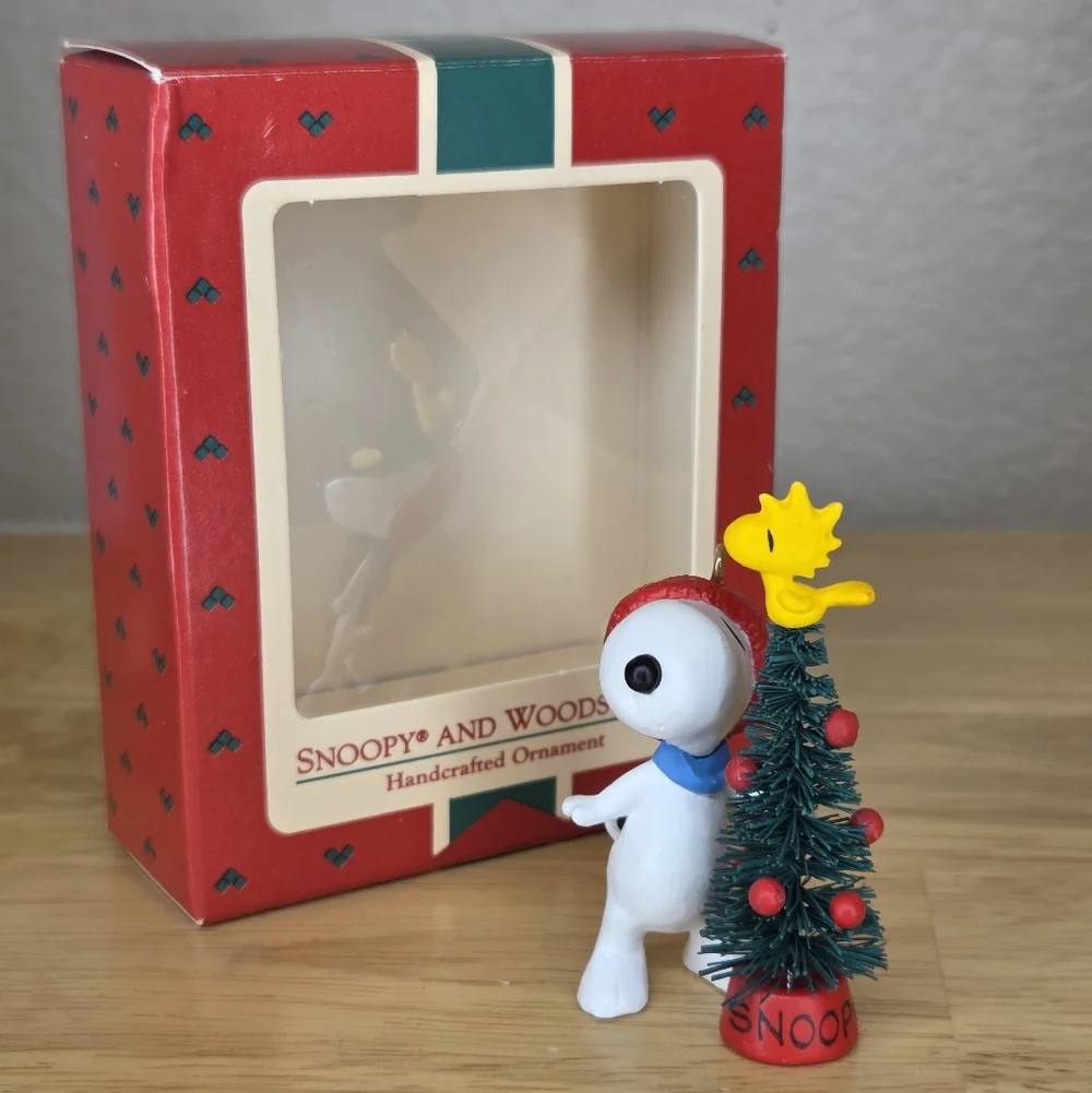 Hallmark snoopy woodstock