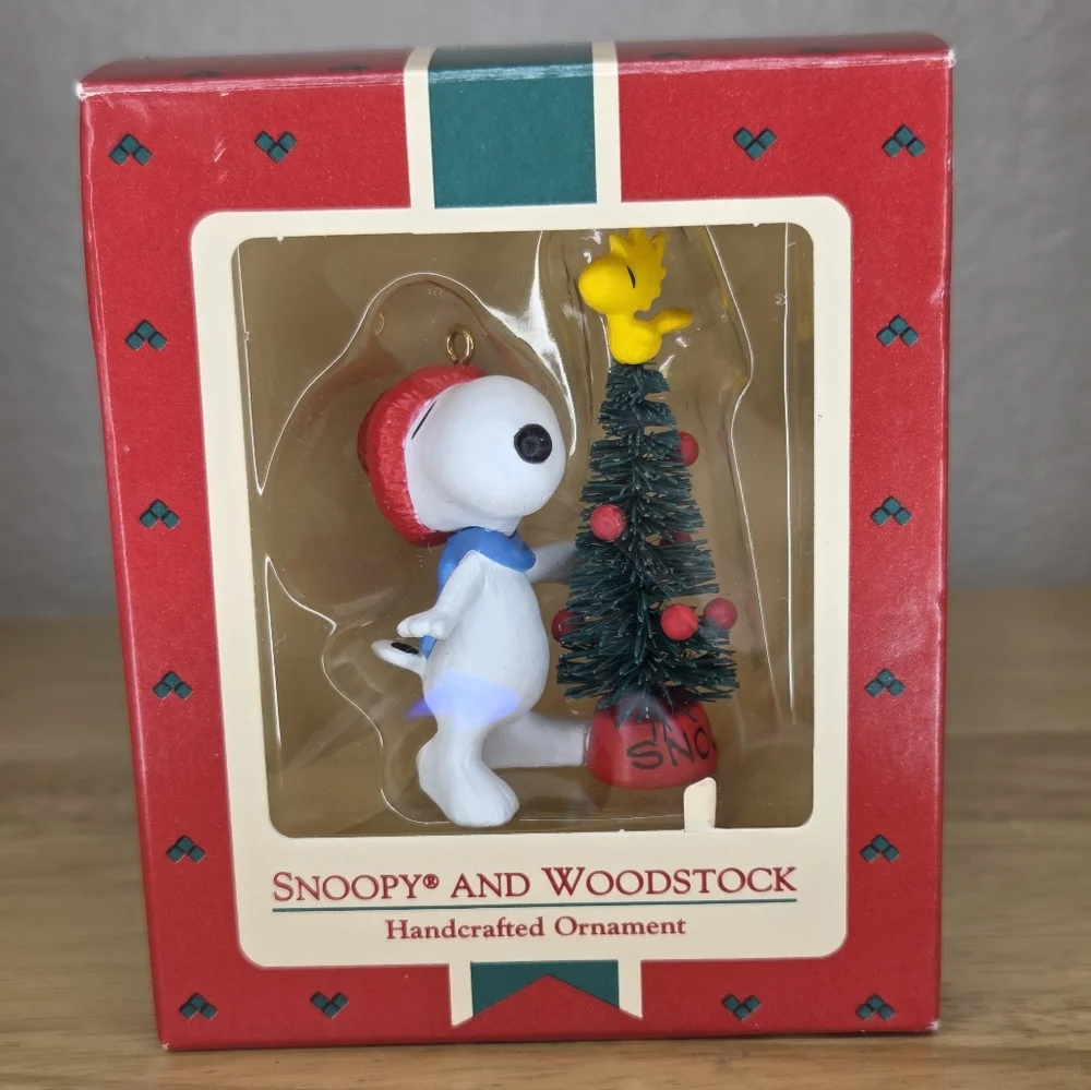Hallmark snoopy woodstock
