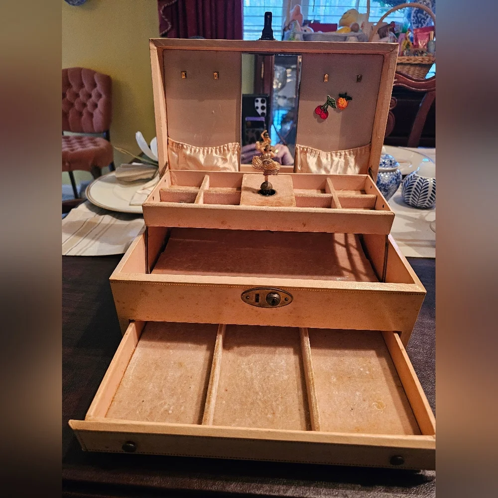 Vintage 1950s Pink Bond St Jewel Case Corp Jewelry Box Estate Sale