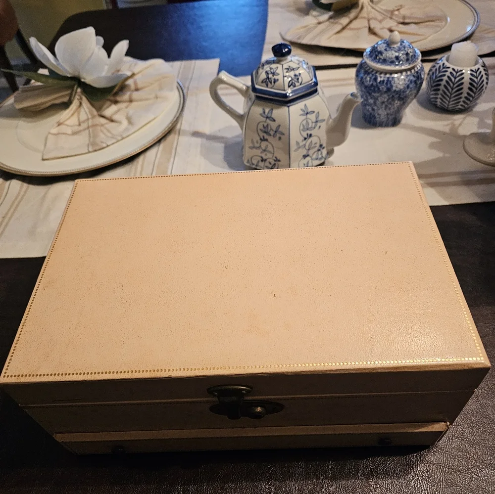 Bond st jewel case corp elegant vintage jewelry
