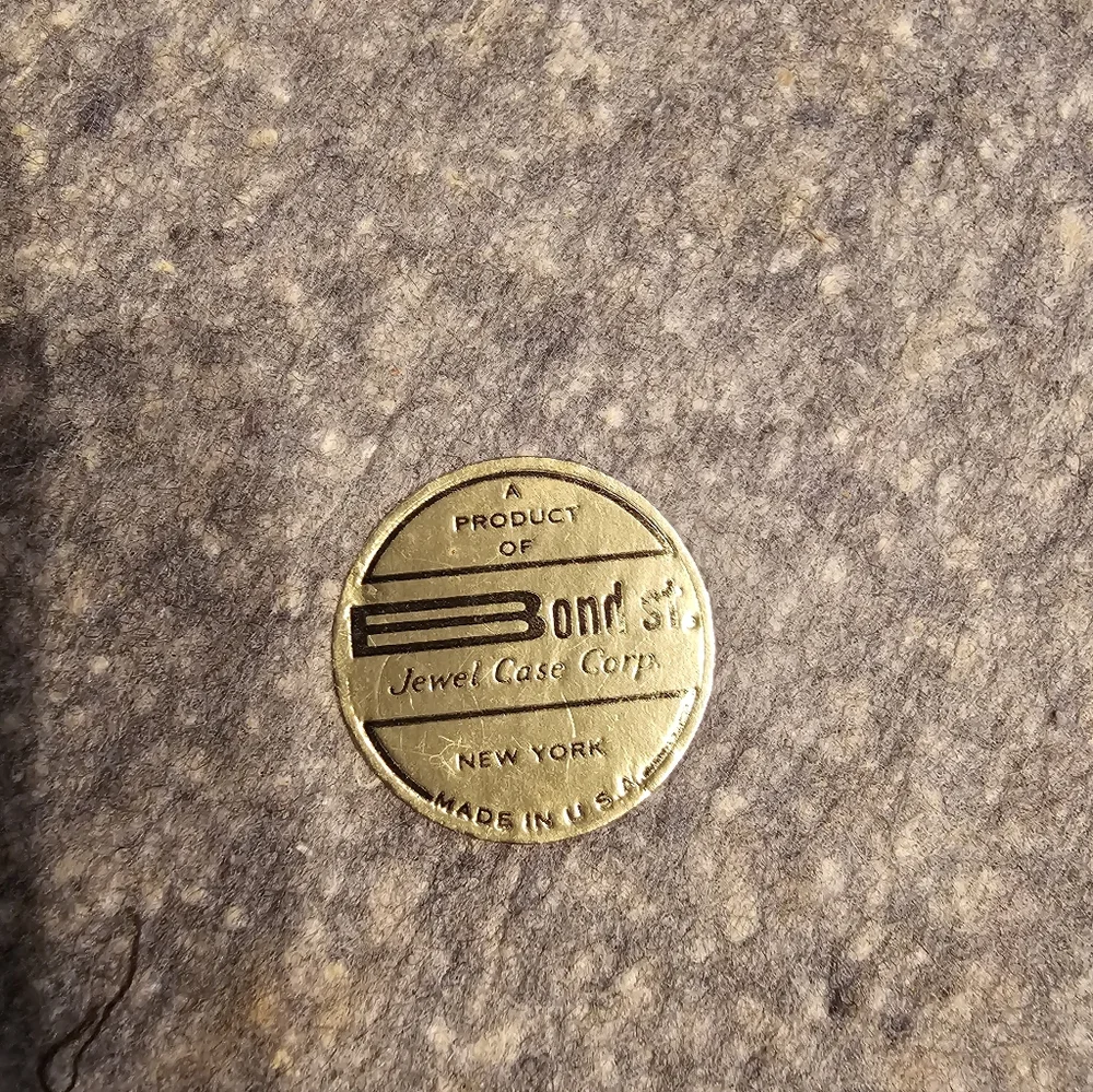 Bond st jewel case corp spin vintage lining