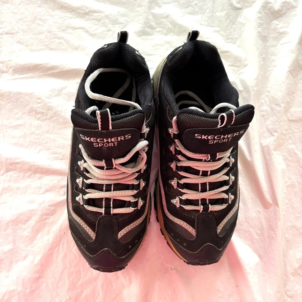 Skechers step out
