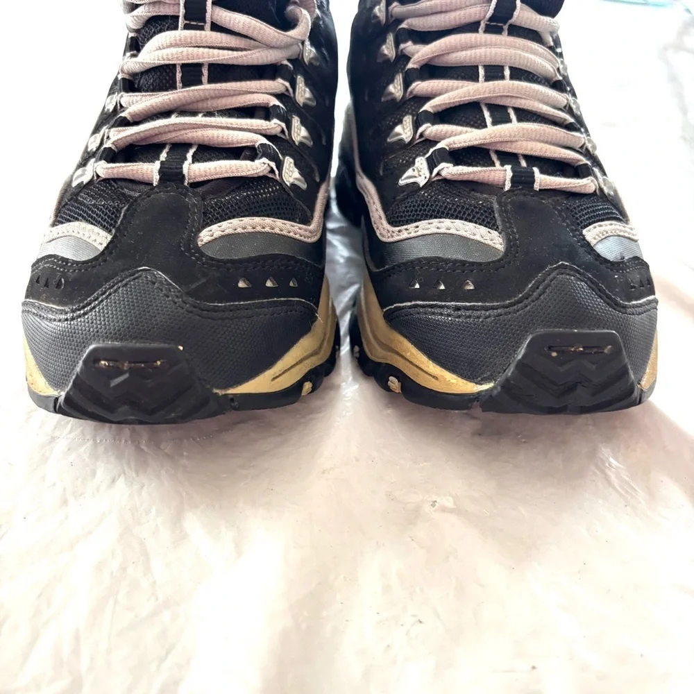 Skechers step out