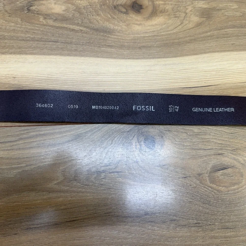 Fossil Mens Belt Size 42 Dark Brown Leather