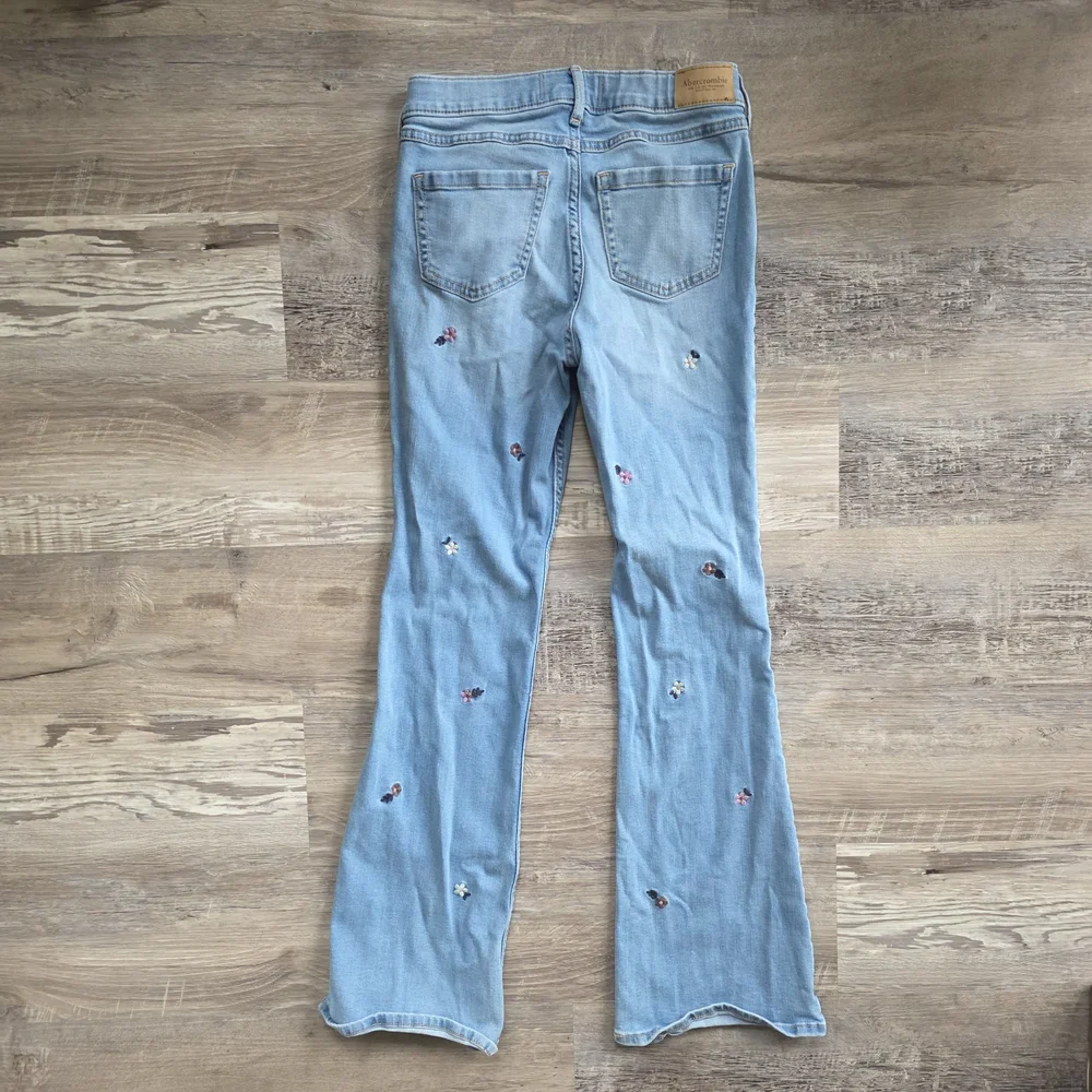 abercrombie kids approximate measurements