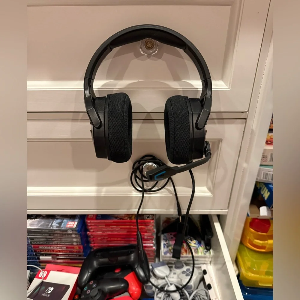 N/A black wired