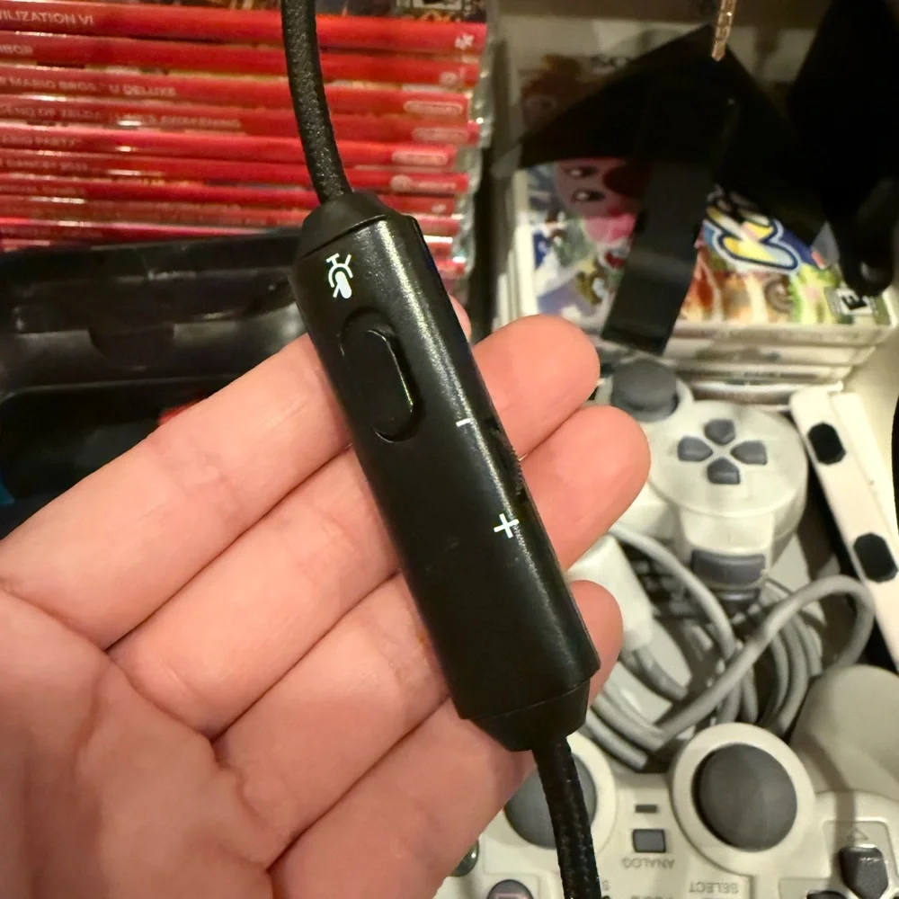 N/A black wired