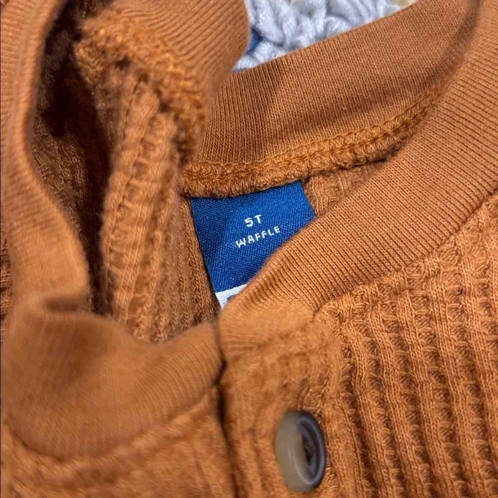 Old Navy size 5t