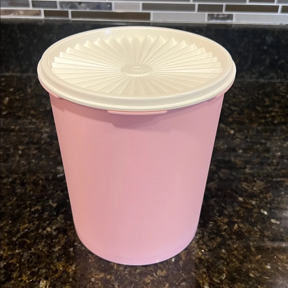 Tupperware charming pastel