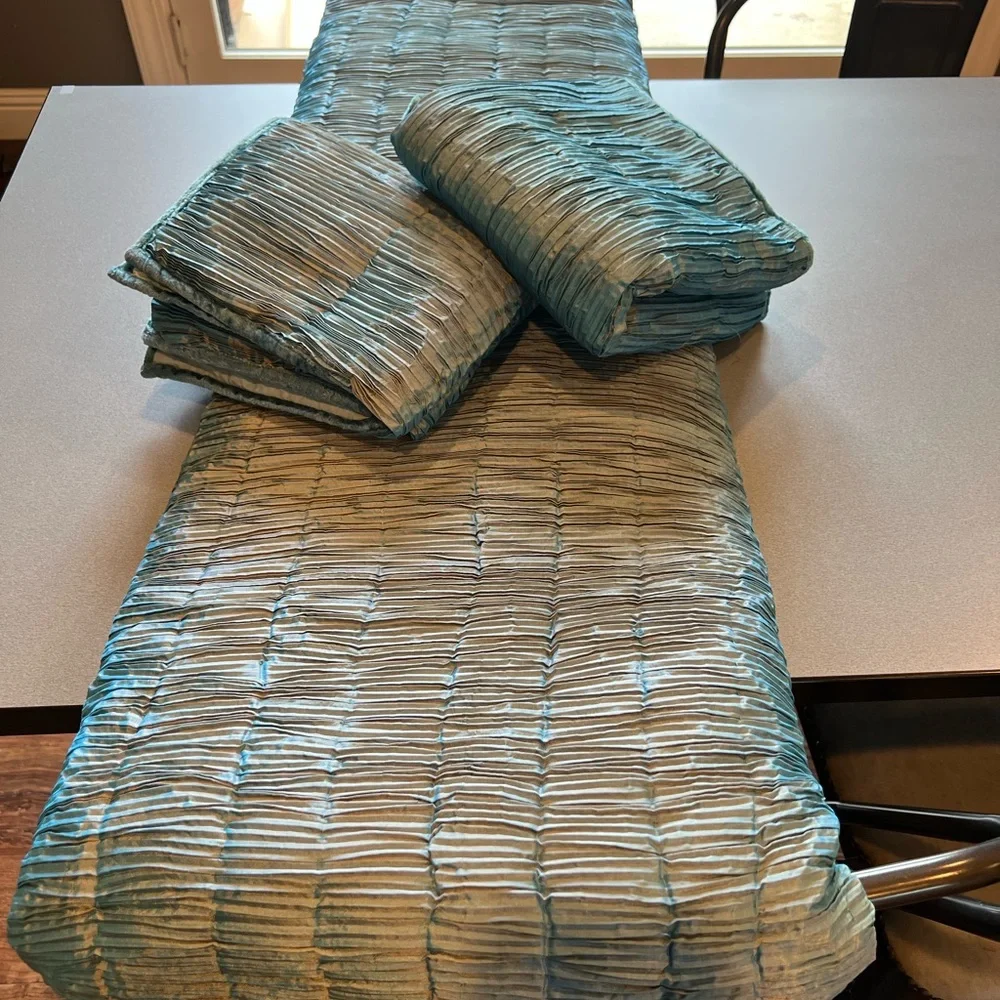 Z Gallerie Gold/Teal Ruched Comforter Set