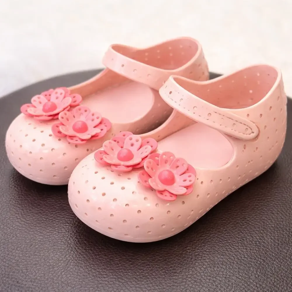 Mini Melissa Furadinha Perforated Flower Mary Jane, Baby Size 8