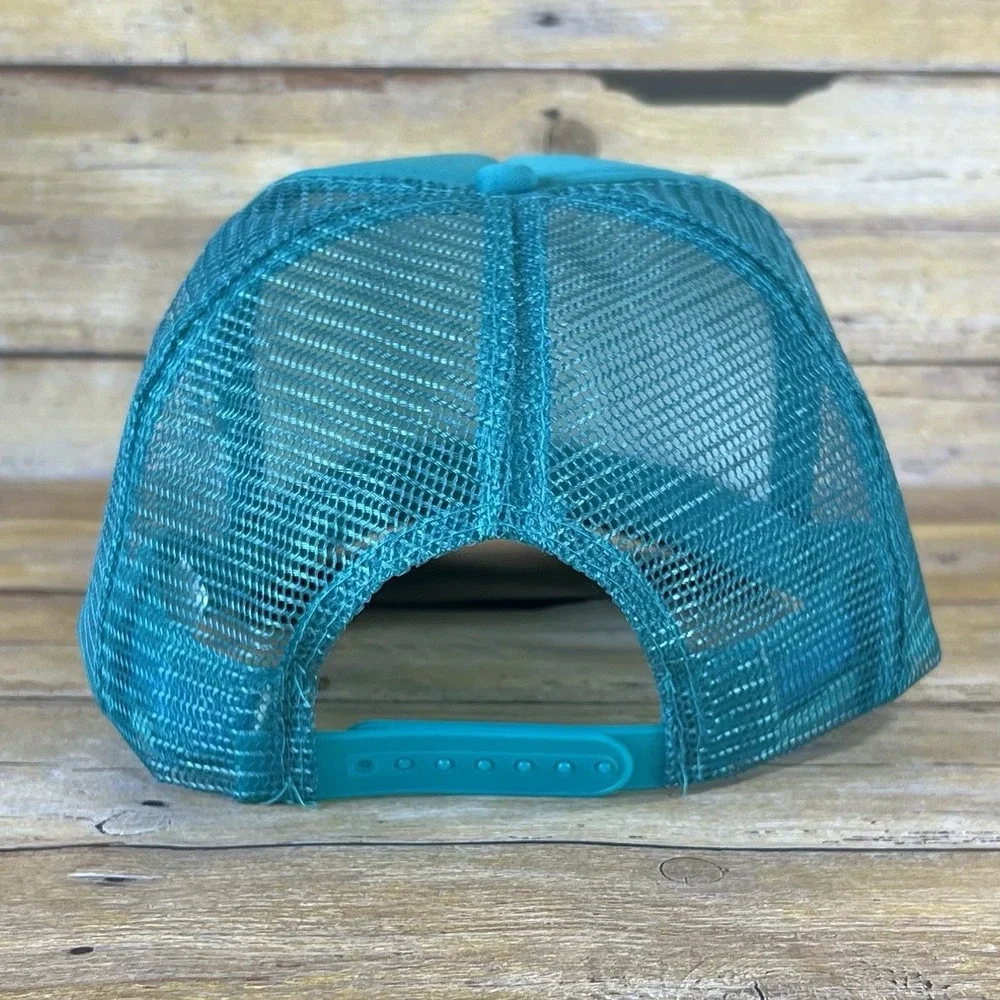 Nissun Cap weight sits trucker