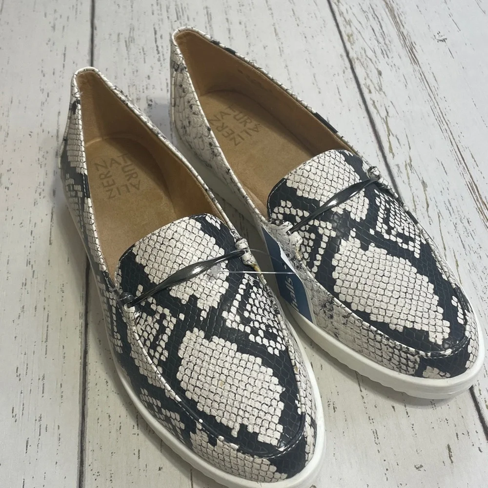 Naturalized Ranger Alabaster Snakeskin Patterned Loafer, size 9, NWT, NIB