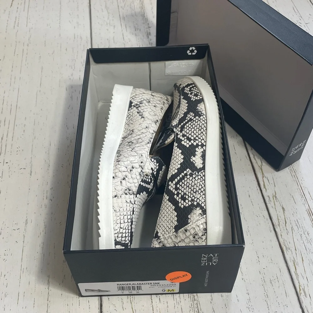 Naturalized Ranger Alabaster Snakeskin Patterned Loafer, size 9, NWT, NIB