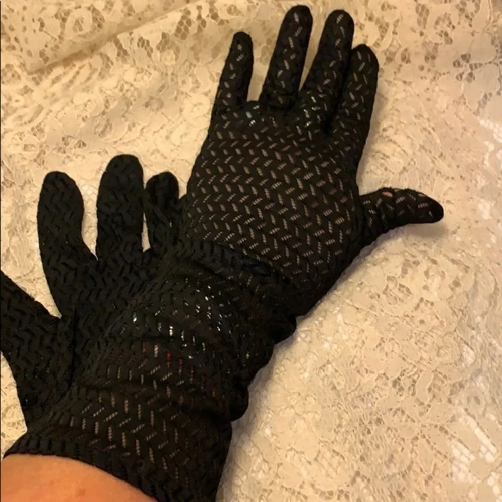 Vintage Black Gloves - Medium - Love these…