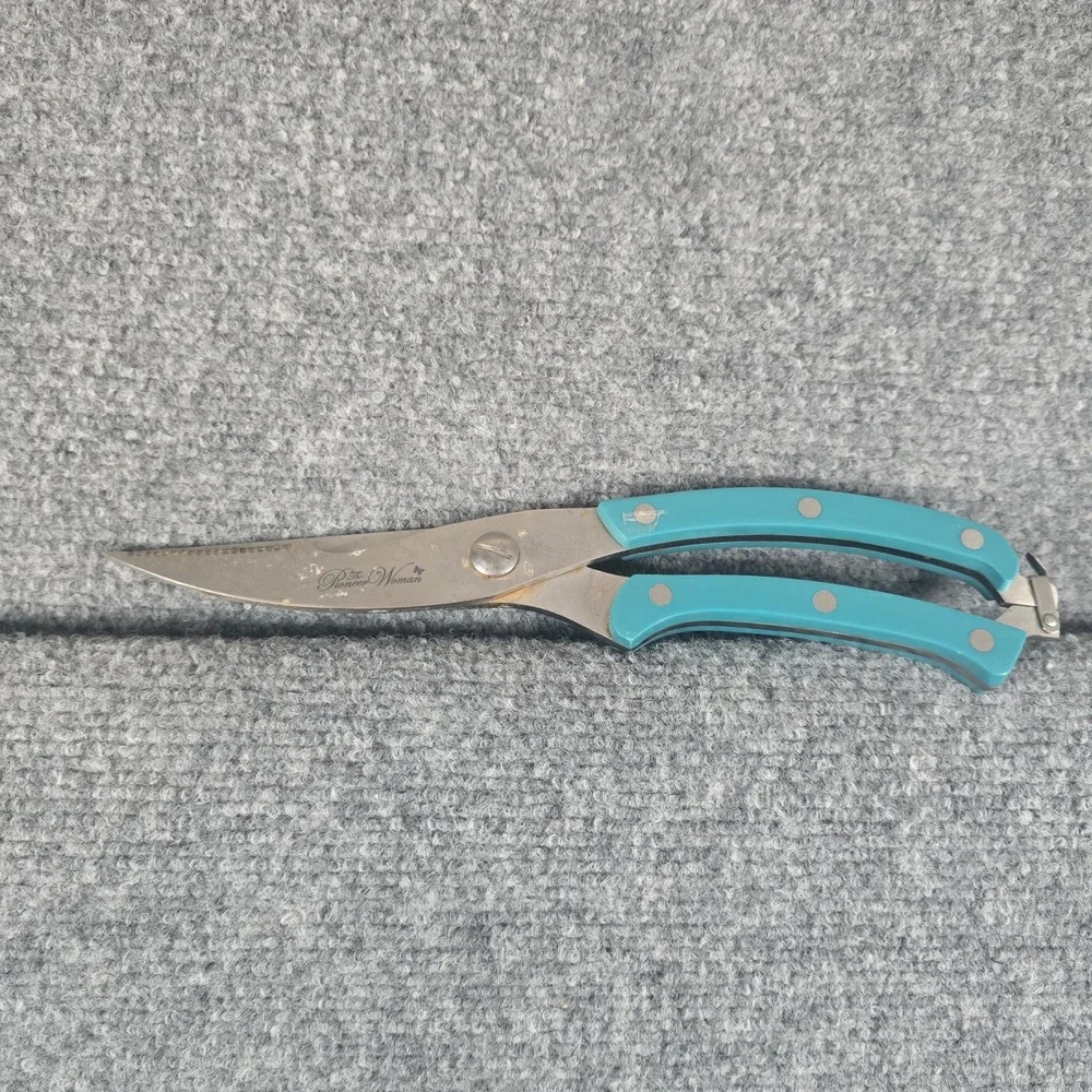 The Pioneer Woman versatile poultry serrated