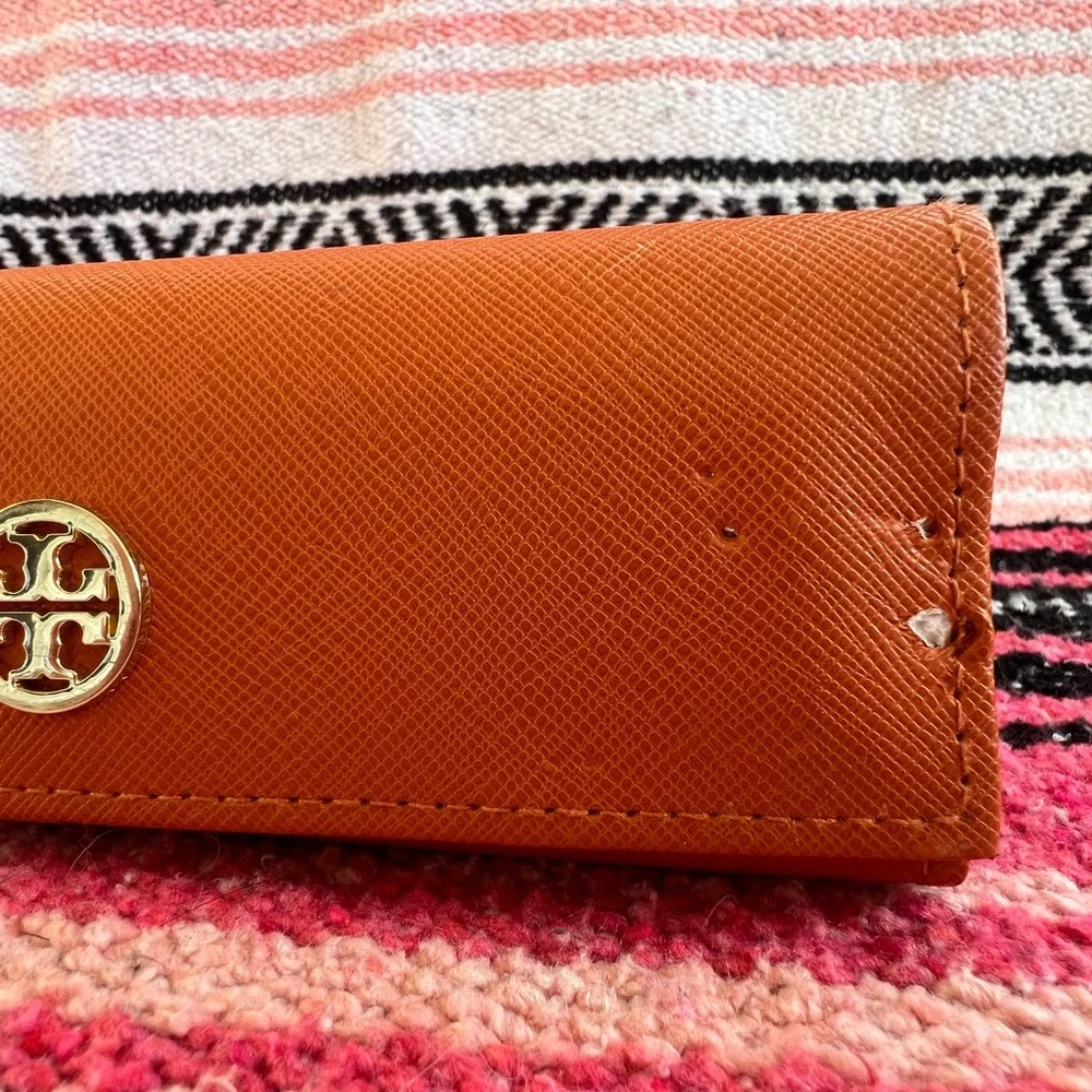 Tory Burch chic leather tone