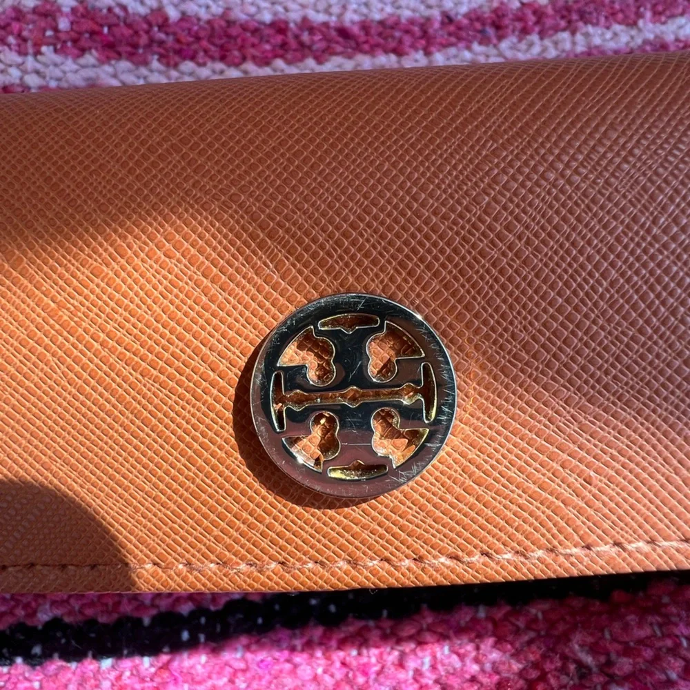 Tory Burch not photos damage