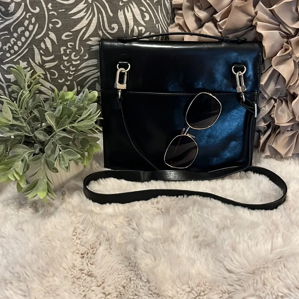 Brookstone black leather
