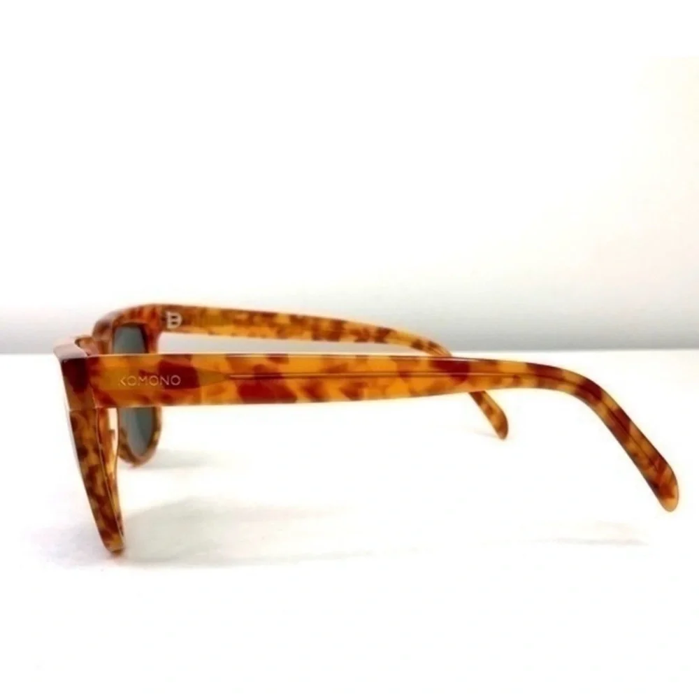 Urban Outfitters orange hinges tortoise