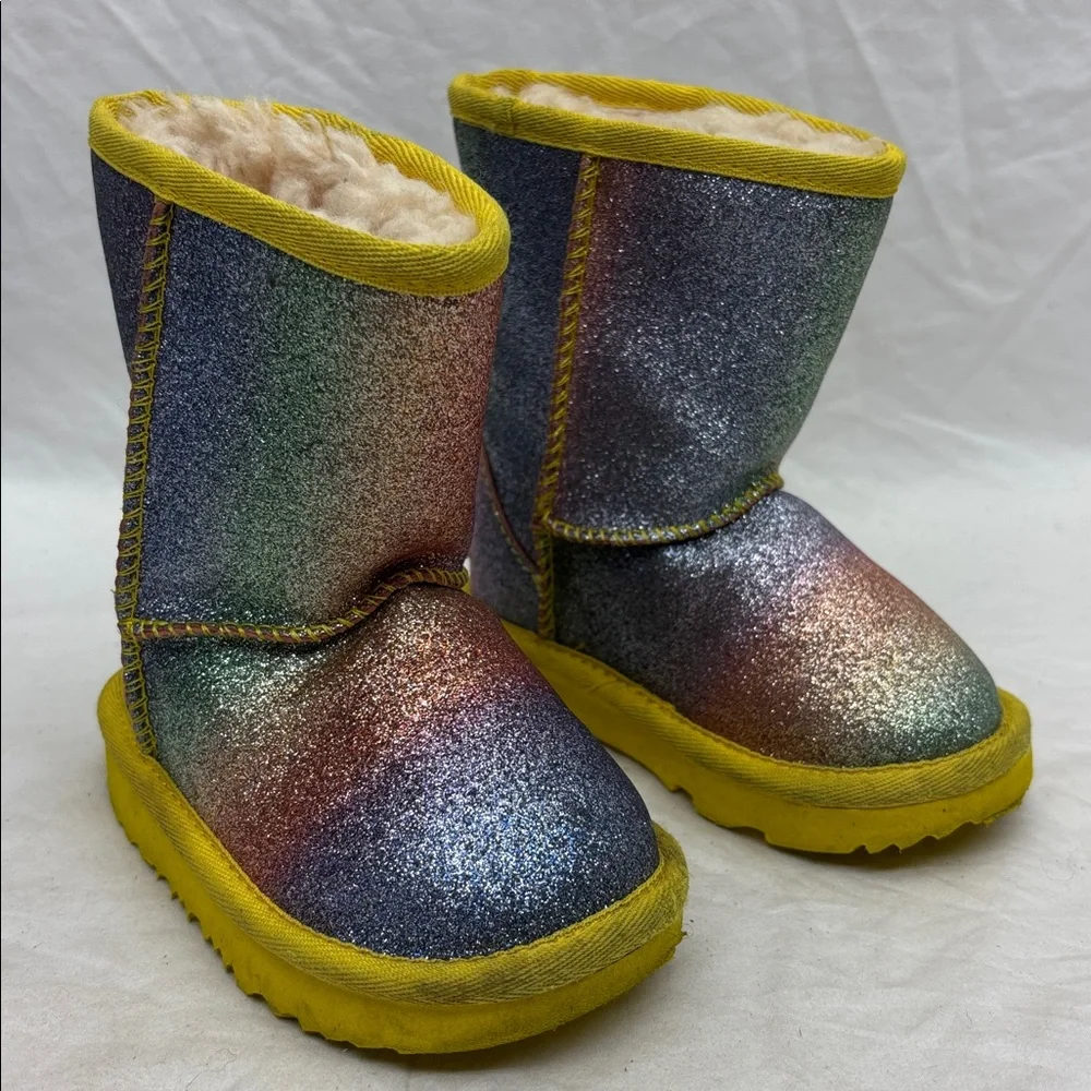 UGG sz catching lining
