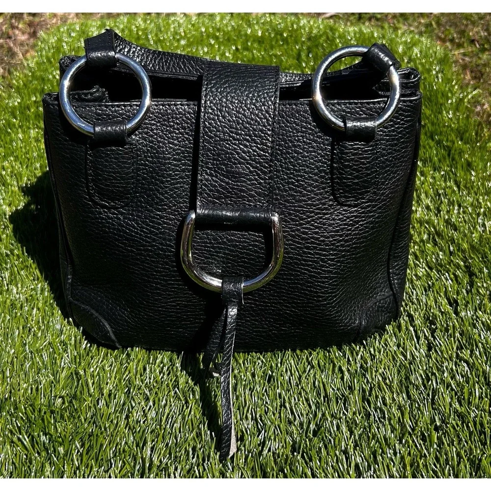 Cristian black pebbled