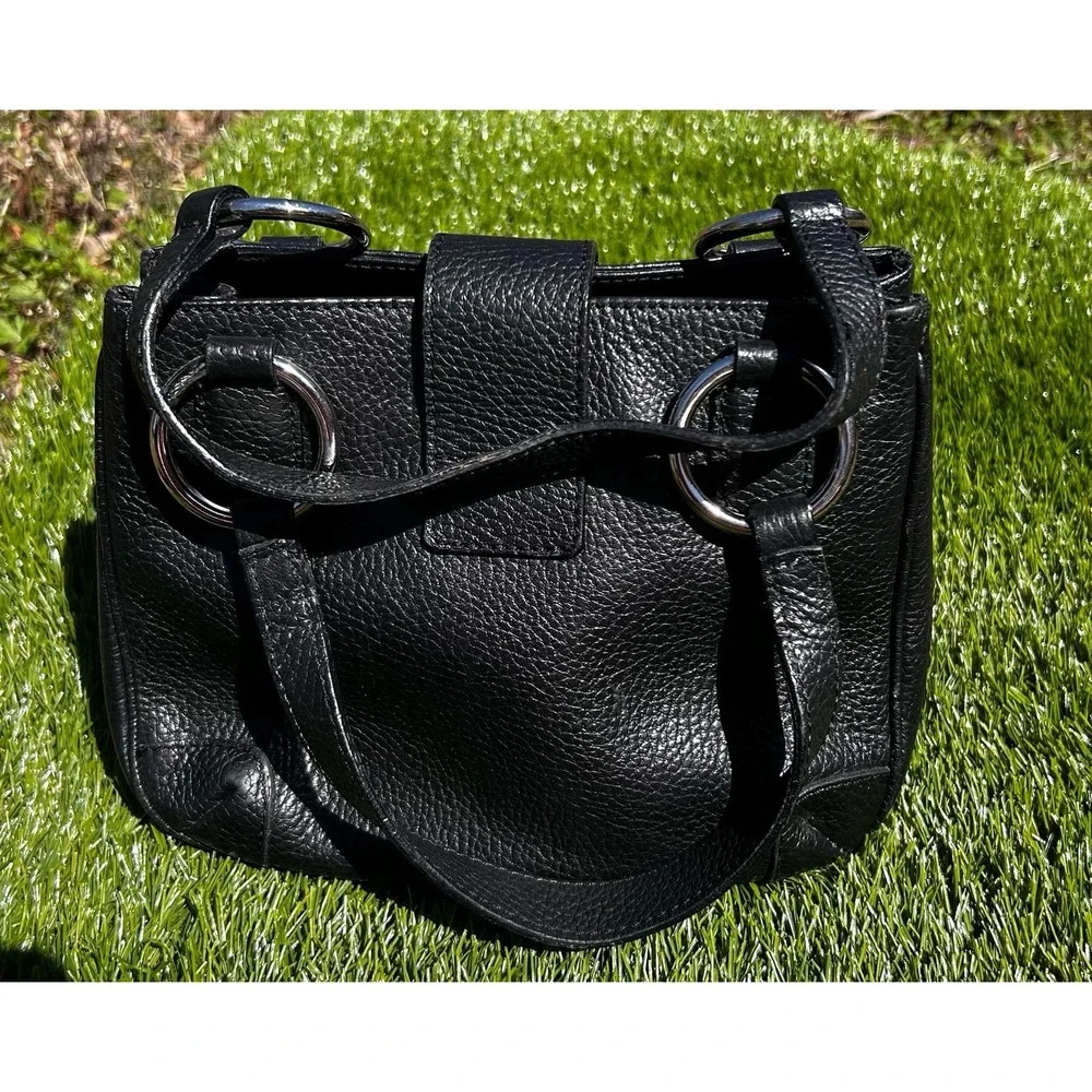 Cristian black pebbled