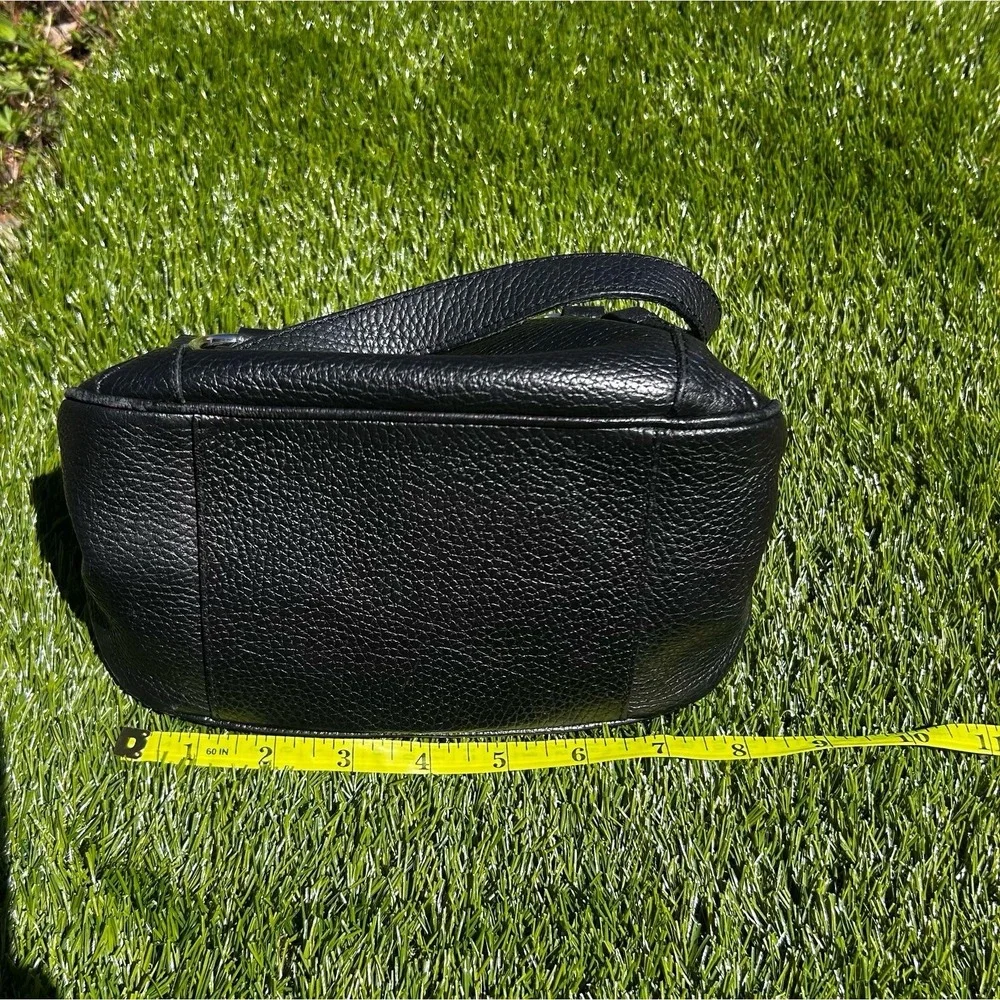 Cristian black pebbled