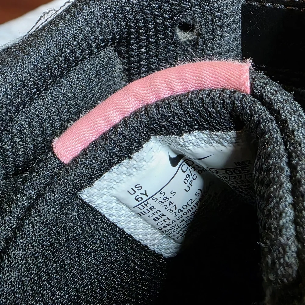 Nike no package sneakers