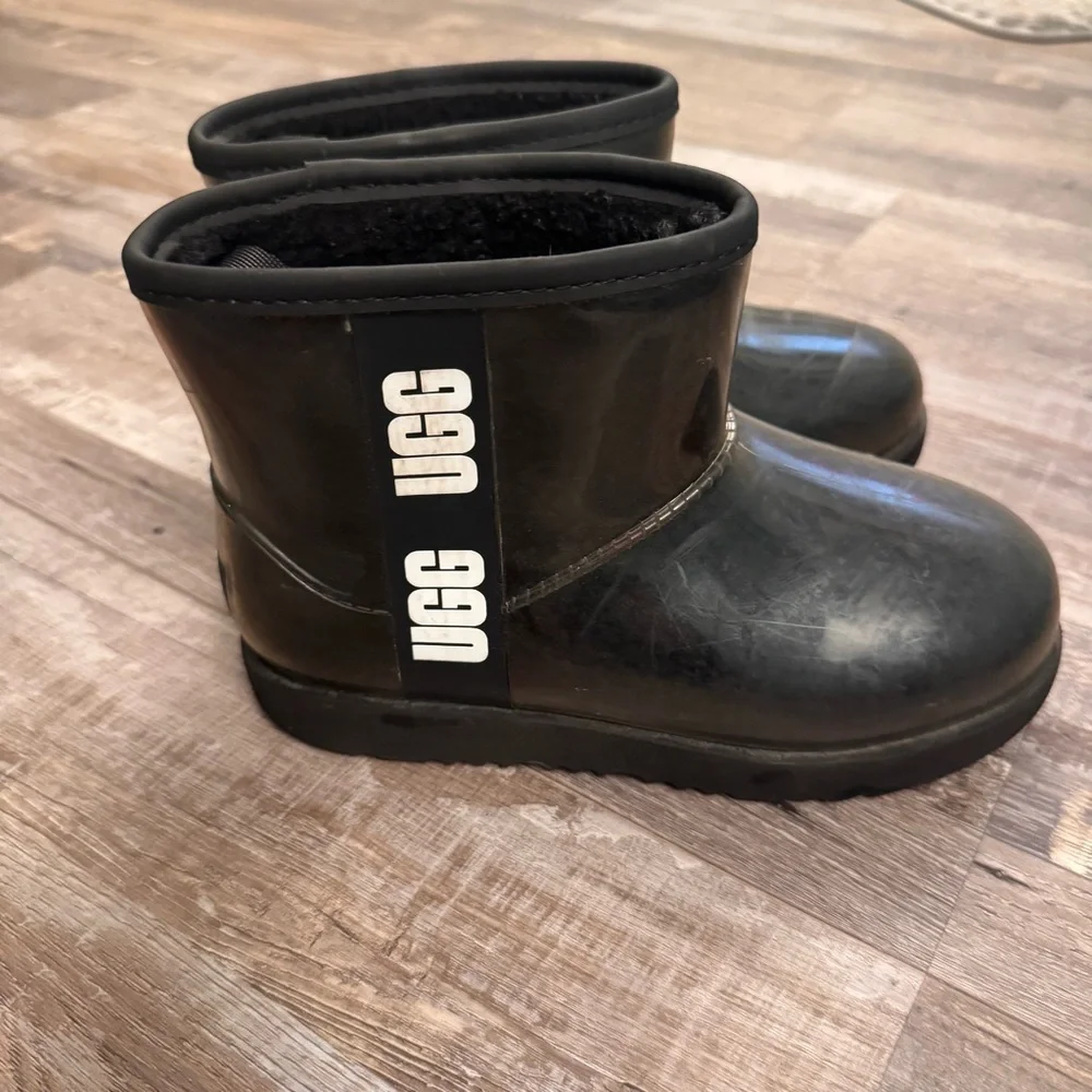UGG Kids Black Waterproof Rain Boots Size 2 Youth